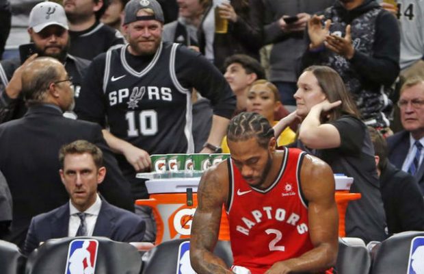 Kawhi Leonard es abucheado en regreso a San Antonio