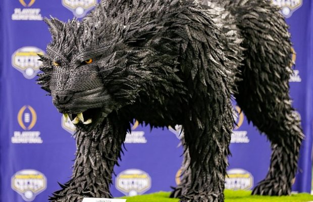 Goodyear presenta las mascotas gigantes del Cotton Bowl