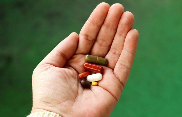 ¡Alerta! algunos fármacos no deben mezclarse entre sí o  con ciertos suplementos alimenticios