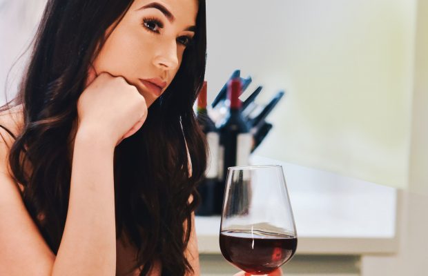 Ely Holguín lanza nuevo tema y video “Desilusión”