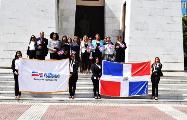 Plan de Asistencia Social  honra memoria de los Padres de la Patria