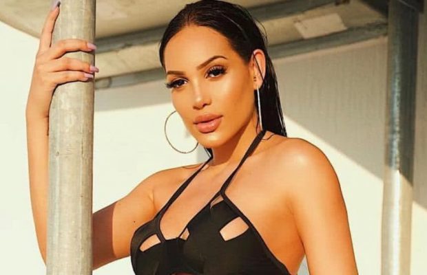 Andrea Valdiri, la chica que explotó las redes, ahora es cantante