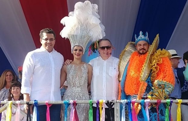 Desborde de colorido y entusiasmo en el Desfile Nacional de Carnaval
