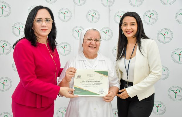 Conape reconoce a mujeres destacadas