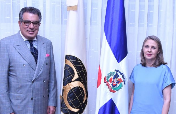 Clara Reid de Frankenberg es la nueva decana del Cuerpo Consular