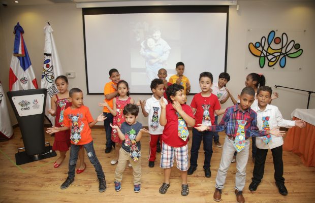 Alegría y música para celebrar en Súper mamá CAID