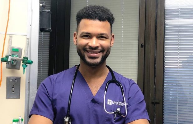 ¿Querer es poder? Dominicano se gradúa de la universidad después de ser su conserje