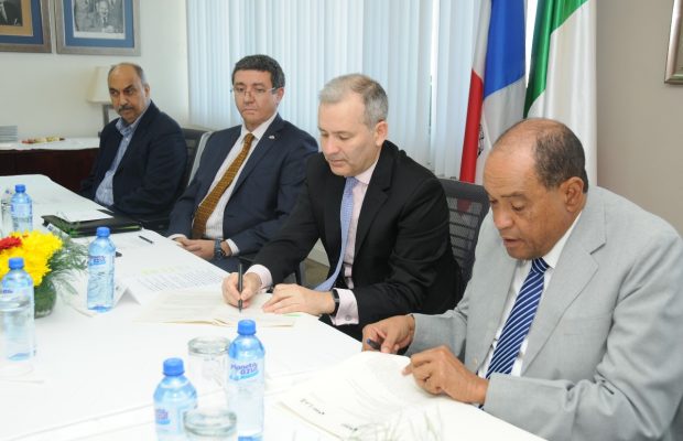 Firman convenio para aumentar productividad en caficultores de la frontera