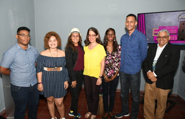 Anuncian ganadores del Premio Joven Feria Internacional del Libro