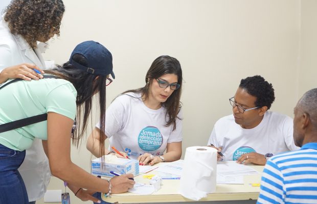Jornada de evaluación gratuita  evidencia alta incidencia de cáncer de próstata en RD