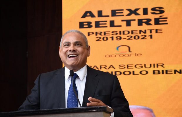 Alexis Beltré presenta su plancha y su programa de trabajo para dirigir Acroarte