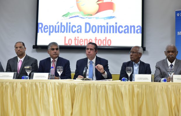 Ministro Turismo asegura que RD es un país seguro para los turistas