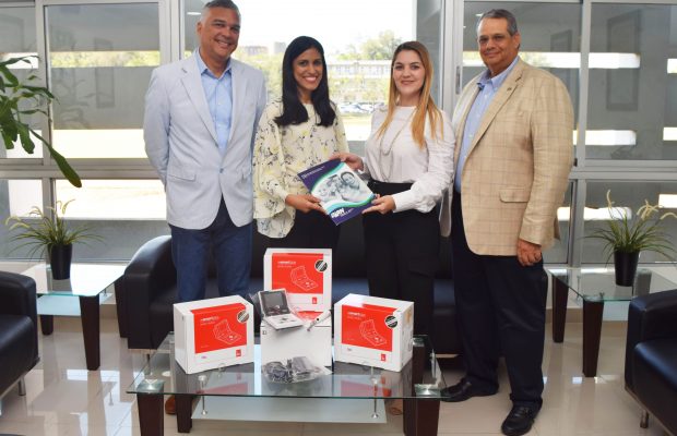 Donan motores de endodoncia a la Universidad Nacional Pedro Henríquez Ureña