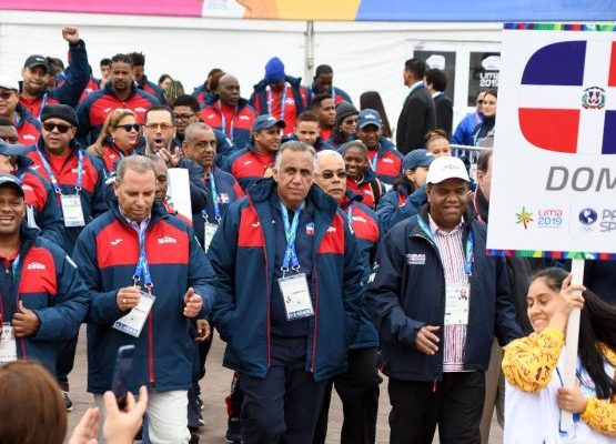 Delegación de RD queda instalada en Villa Panamericana con izamiento de la bandera