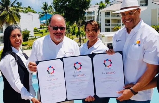 Hoteles HODELPA recibe certificado Cristal International Standards