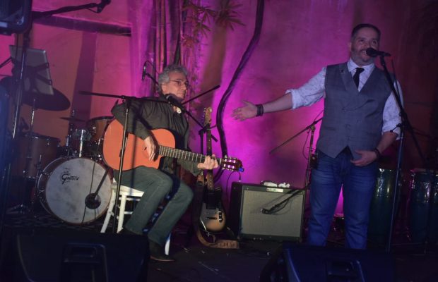 Pavel Núñez celebra a los padres con exitoso concierto