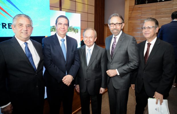 Nuevo premio de ADOMPRETUR premia el turismo dominicano