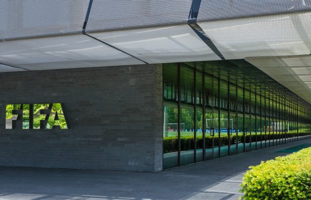 La FIFA suspende de por vida a antiguo secretario de Federación de Botsuana