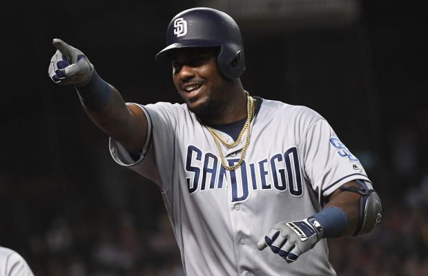 Franmil Reyes llega a Cleveland junto a Yasiel Puig en triple cambio