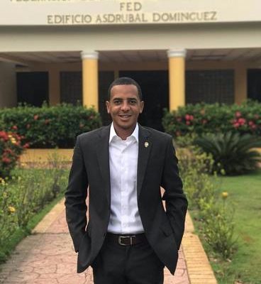 Yimi Zapata da la bienvenida a la temporada escolar