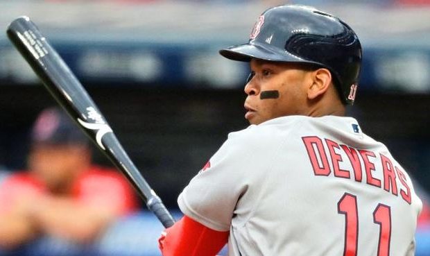 Rafael Devers hace historia con 4 dobles entre sus 6 imparables