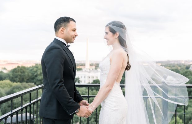 Sueño de amor frente a la Casa Blanca