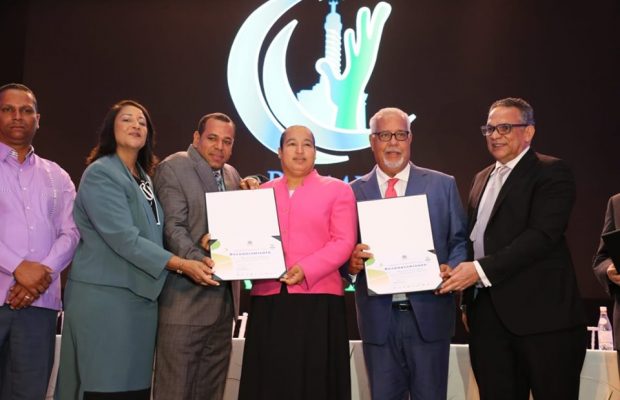 Ministerio de Administración Pública reconoce alcalde de Baní