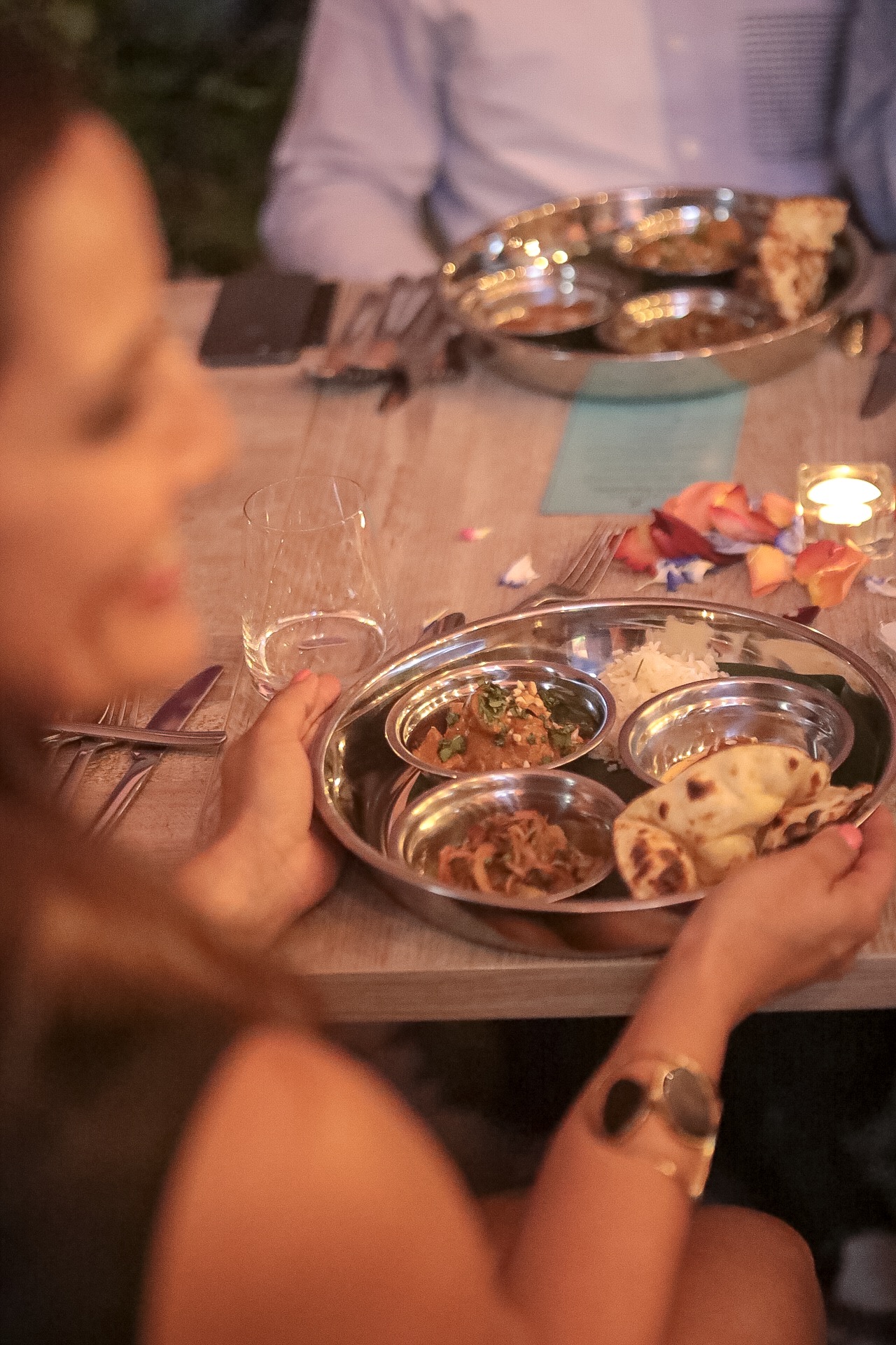 Las combinaciones de especias y condimentos originarios de la India junto a Leyenda hicieron una experiencia multisensorial