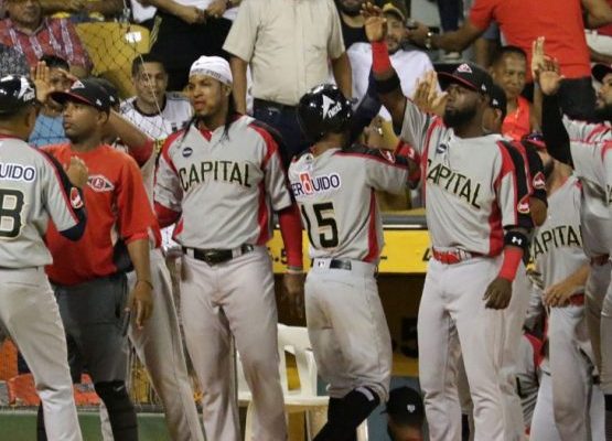 Leones siguen indetenibles; Estrellas y Toros triunfan
