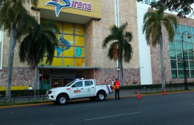 Refuerzan seguridad  en plazas comerciales  por Viernes Negro
