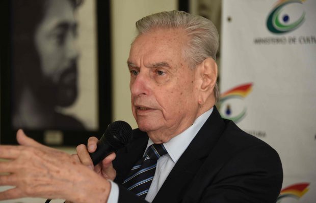 Intelectuales dominicanos debaten en festival sobre el futuro de la poesía