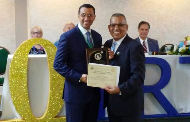 Otorgan reconocimiento  a Trayectoria Profesional del Director Ejecutivo de DR-TESOL