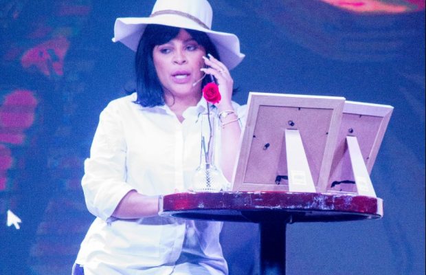 La González triunfa en Hard Rock Live con humor a la dominicana