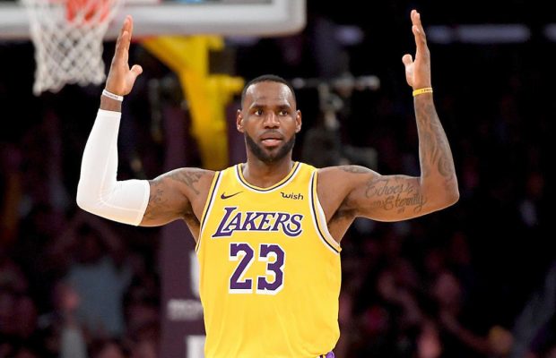 Lebron James primero en la historia de la NBA con trpiles dobles ante todos los equipos