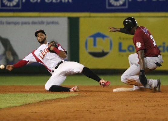 Águilas empatan en tercero con Leones; Gigantes y Toros logran victoria