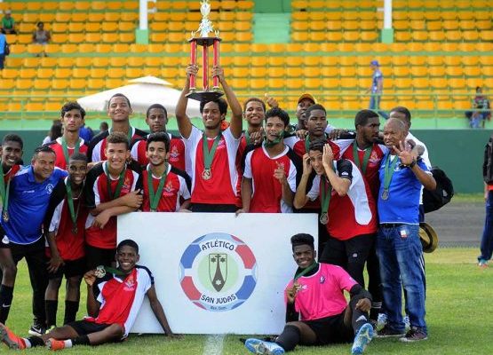 La Zona Metropolitana conquista el oro en el fútbol masculino de los Juegos Escolares Monte Plata  2019