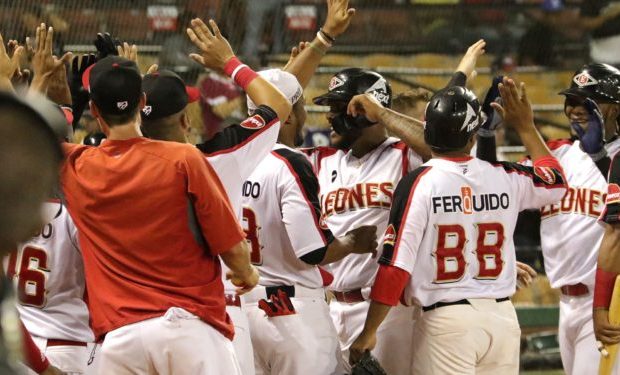 Leones, Estrellas y Toros triunfan en LIDOM