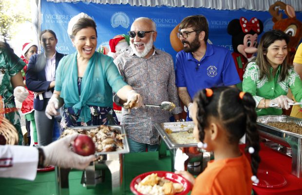 Viceprrsidenta celebra la Navidad con 700 niños en situación de calle