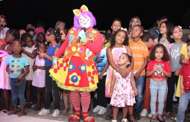 Fundación Shekinah Mekaddesh ofrece Cena de Navidad