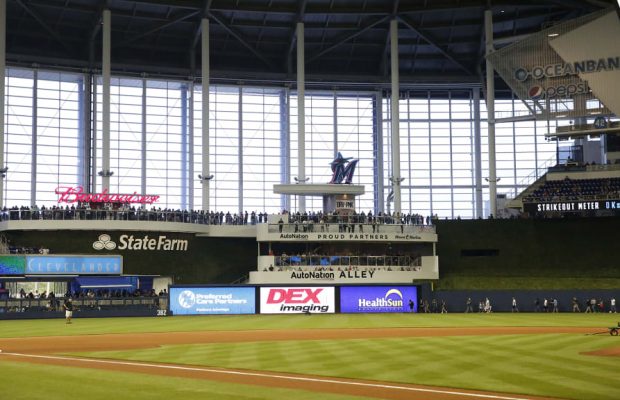 El Marlins Park ahora tendrá grama artificial