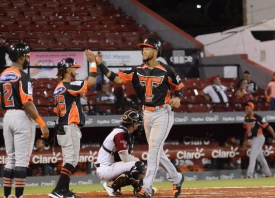 Toros se acercan a la clasificación; Leones solos en segundo y Tigres triunfan