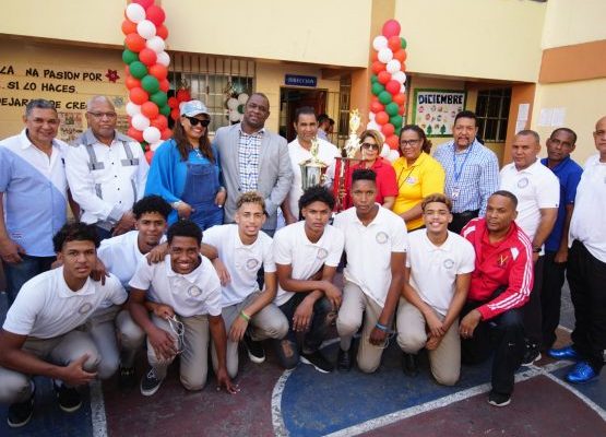 Campeones del baloncesto en Juegos Escolares podrían representar el país a nivel internacional