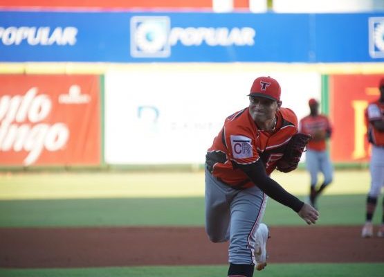 Toros igualan con Tigres en primer lugar y Águilas dejan en el terreno a los Leones