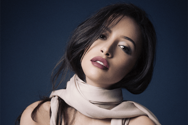 Christian Serratos encarnará a Selena en nueva serie de Neflix
