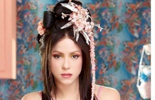 Shakira retomó uno de sus looks de los 90