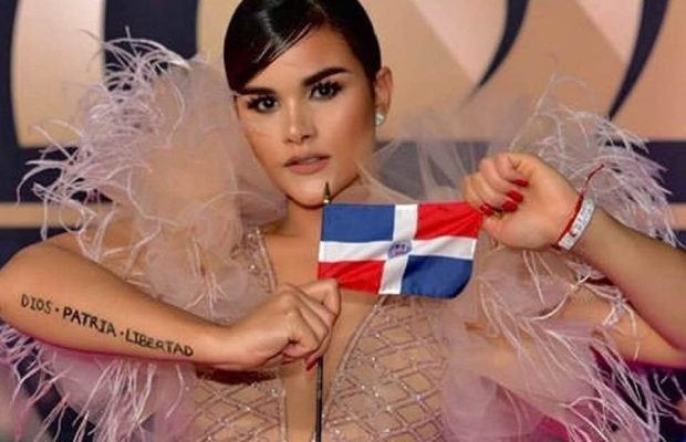 Clarissa Molina  clama en Premios Lo Nuestro “Democracia” para la República Dominicana