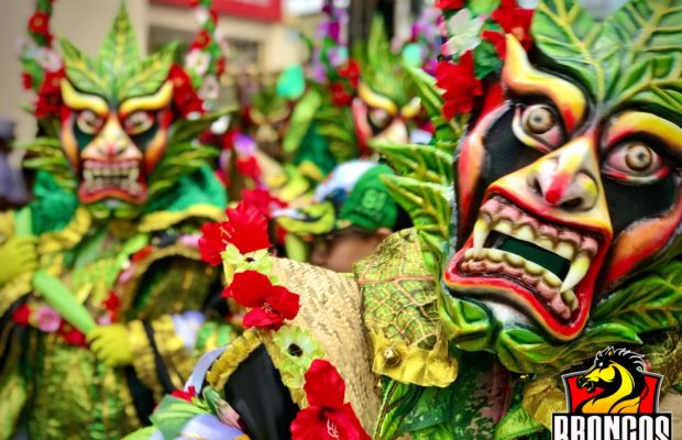 Los Broncos de La Vega muestran su disfraz 2020 en homenaje al medio ambiente