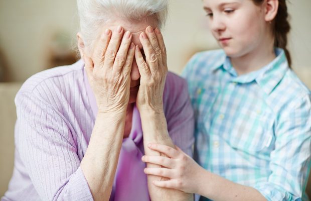 Adultos mayores deben separarse de sus nietos