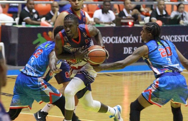 Pueblo Nuevo y GUG se enfrentarán en la final en basket de Santiago