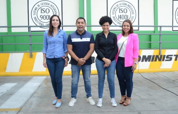 Industrias San Miguel celebra la mujer educando para disminuir la violencia masculina